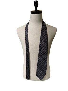 Ron Chereskin 100% Silk Hand Made Tie